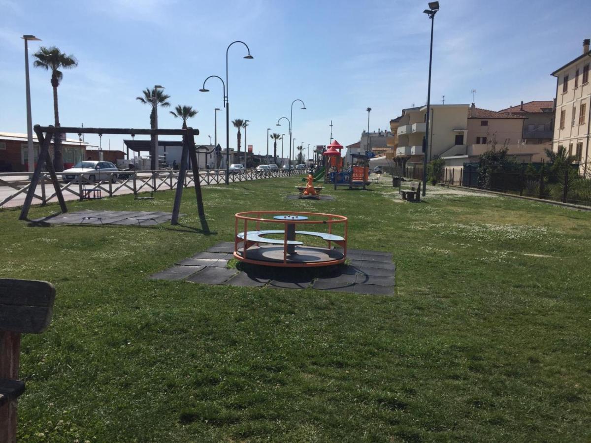 Pousada Copacabana Praia - Affittacamere - Casa Vacanza A Porto SantʼElpidio Exterior foto